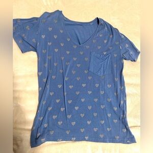 Kyte Baby Women’s Retired Print Steel Hearts V Neck T-shirt Size Small Bamboo